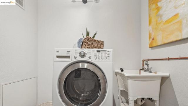 958 28th ST, Oakland CA: https://media.crmls.org/mediaz/203482ac-23c9-4faa-877a-32394614577c.jpg
