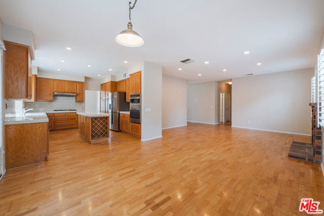 2320 Leggett Lane, Fullerton CA: https://media.crmls.org/mediaz/20353ba2-77da-440f-9b8f-a67454d1445b.jpg