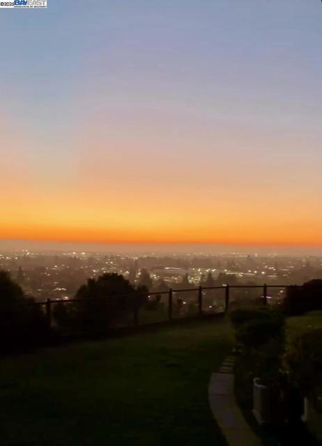 2567 Humboldt, San Leandro CA: https://media.crmls.org/mediaz/2035aa89-8045-4b8a-9988-ab7c45dd717b.jpg