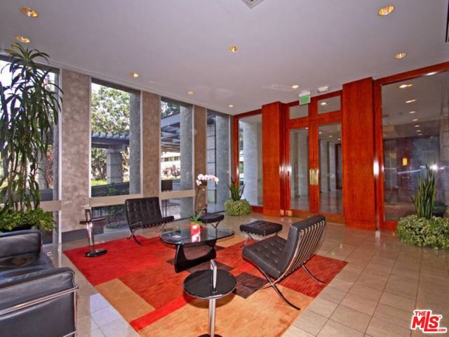 800 W 1st Street, Los Angeles CA: https://media.crmls.org/mediaz/2036722e-805f-47db-876f-43babef66a13.jpg