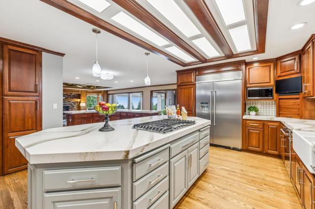 5 Ocean View Road, Los Gatos CA: https://media.crmls.org/mediaz/2036f567-7b1a-496f-80cc-45f58607c80f.jpg