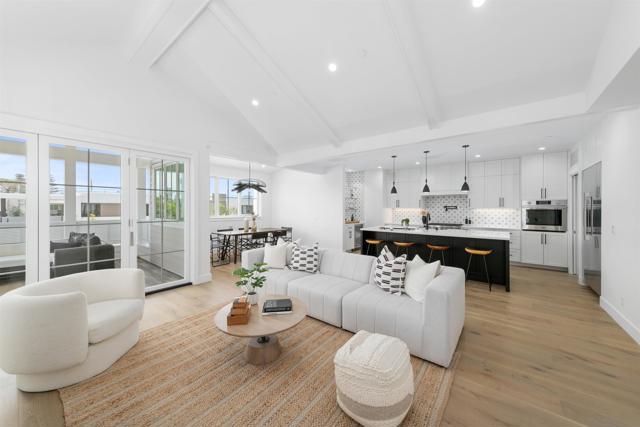 478 Orange Ave, Coronado CA: https://media.crmls.org/mediaz/20374c0f-fde0-4fa9-a163-45653a745136.jpg