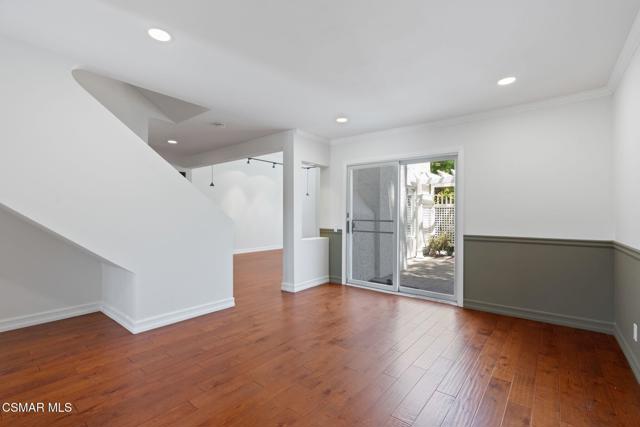 1984 Nettlebrook Street, Westlake Village CA: https://media.crmls.org/mediaz/203a4004-9d39-4483-b5cd-9bfdae241287.jpg