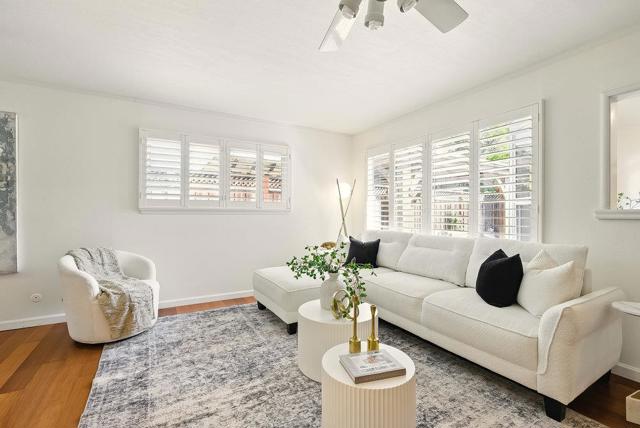511 Marine View Avenue, Belmont CA: https://media.crmls.org/mediaz/203a8994-5647-40cf-b487-422f35ea932f.jpg