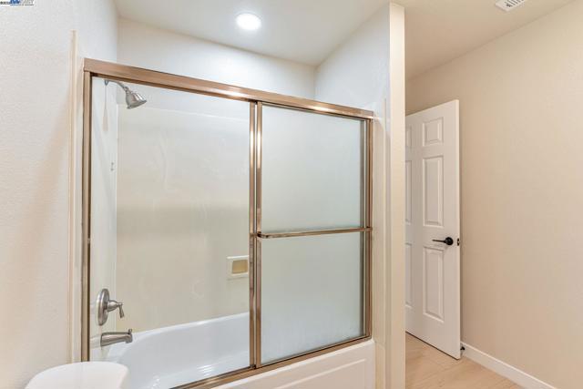 19723 Redwood Rd, Castro Valley CA: https://media.crmls.org/mediaz/203a91e6-5e85-4e08-85e5-8012755c9834.jpg