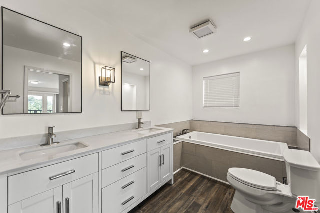 11621 Sunshine Terrace, Studio City CA: https://media.crmls.org/mediaz/203ac756-f91a-407c-a29e-b8dd2e8f591a.jpg