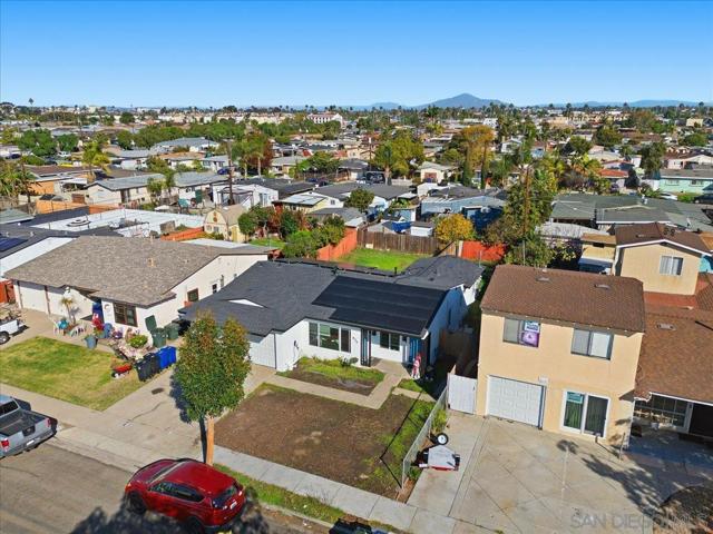 835 Colorado Ave, Chula Vista CA: https://media.crmls.org/mediaz/203b16a5-2999-4370-8215-3b37b9327a78.jpg