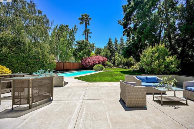 96 Trixie Dr, Livermore CA: https://media.crmls.org/mediaz/203b5847-0875-40e3-a391-9211c46f3dc7.jpg