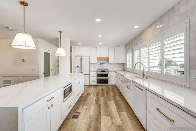3380 Trumbull St, San Diego CA: https://media.crmls.org/mediaz/203c2c70-349d-467a-9956-38719c3bca8a.jpg