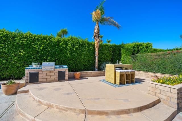 76936 Comanche Lane, Indian Wells CA: https://media.crmls.org/mediaz/203e4bb3-18df-47e1-8bba-38962c77cc57.jpg