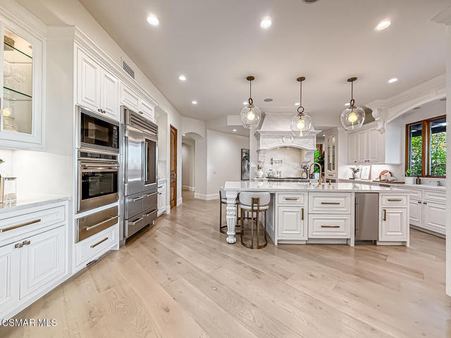 25877 Shady Oak Lane, Valencia CA: https://media.crmls.org/mediaz/203ed1a8-3f5b-4b02-b7b4-e3c04d6b4ef8.jpg