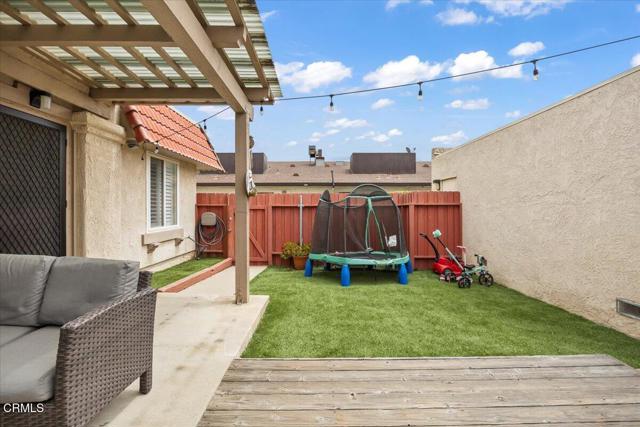 Detail Gallery Image 8 of 28 For 2930 Isle Way #B,  Oxnard,  CA 93035 - 2 Beds | 1/1 Baths