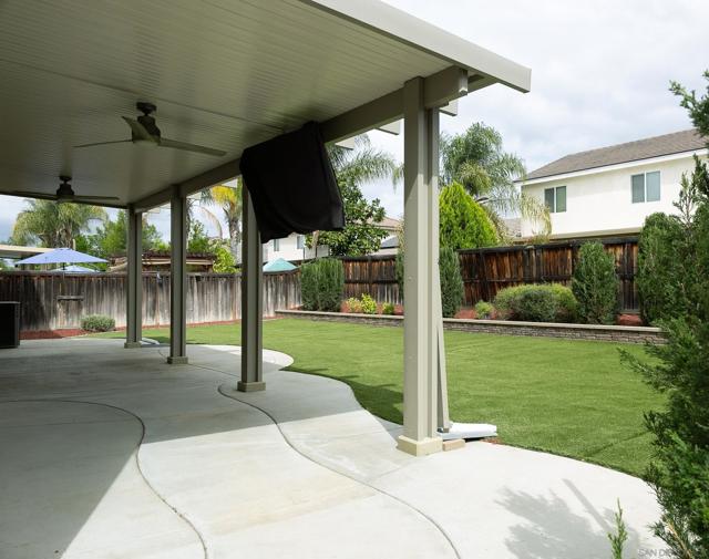 29360 Coral Island Ct, Menifee CA: https://media.crmls.org/mediaz/203f5619-07be-4984-96b8-ae7d880f7311.jpg