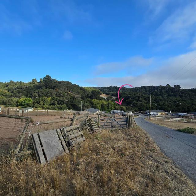 19963 Pesante Road, Salinas CA: https://media.crmls.org/mediaz/203f578a-dea7-4b7f-8235-90e671d82a69.jpg