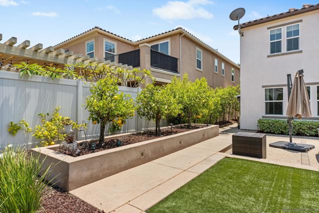 12712 Cloudbreak Ave, San Diego CA: https://media.crmls.org/mediaz/203fdb65-2bce-4703-a100-56fcb34fd47a.jpg