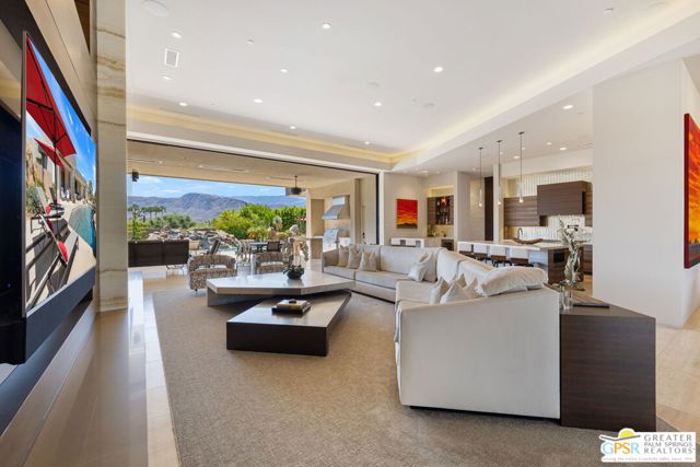 1 Sterling Ridge Drive, Rancho Mirage CA: https://media.crmls.org/mediaz/20402d61-b894-4076-9b85-8d2c9a49eb1c.jpg