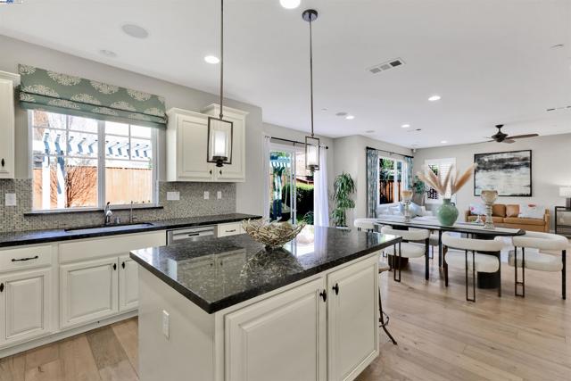 Image 15 of 60 For 3956 Jordan Ranch Dr
