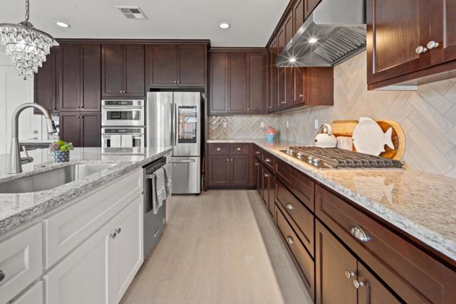 287 Skyview Drive, Marina CA: https://media.crmls.org/mediaz/2040adc5-0149-4e94-a80c-b6943bab44ec.jpg