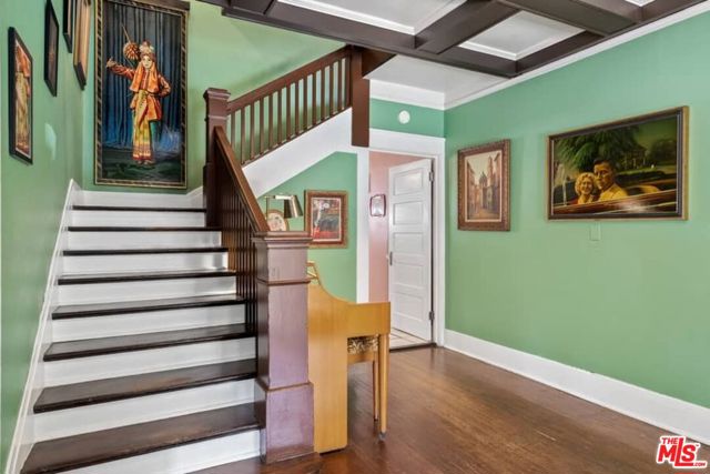 541 S Coronado Street, Los Angeles CA: https://media.crmls.org/mediaz/2040f681-669e-4f03-bc7c-44de0ca0307c.jpg