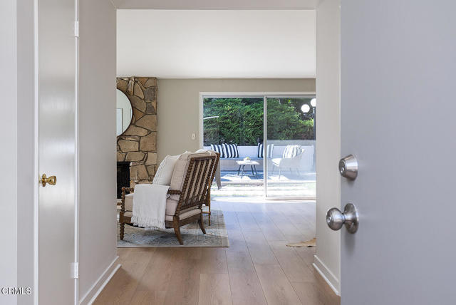 Detail Gallery Image 2 of 28 For 13017 Barto Dr, Granada Hills,  CA 91344 - 3 Beds | 2 Baths