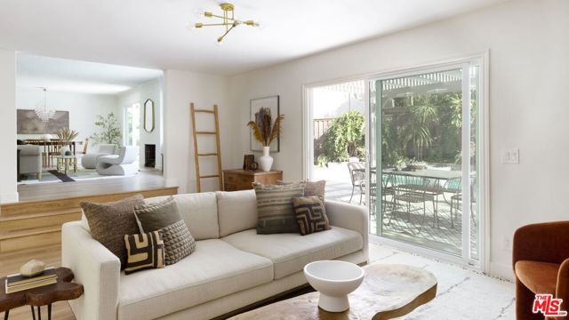 4061 Marchena Drive, Los Angeles CA: https://media.crmls.org/mediaz/20411a38-41e9-491e-8900-e35fd81a89a6.jpg