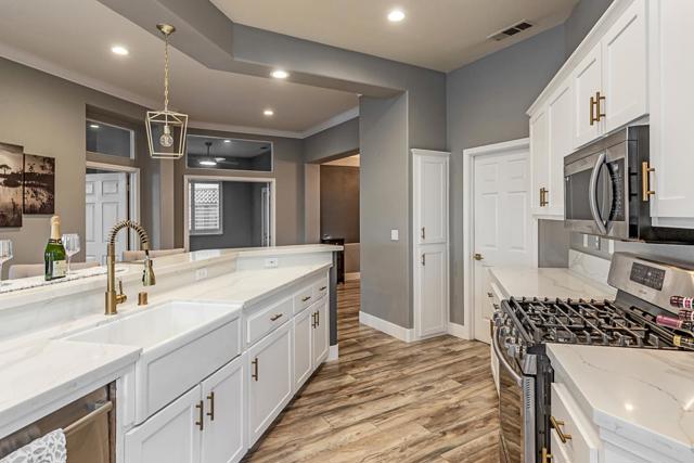 4101 Beacon Place, Discovery Bay CA: https://media.crmls.org/mediaz/20414afd-044b-4fae-b025-bbf24db35ea0.jpg