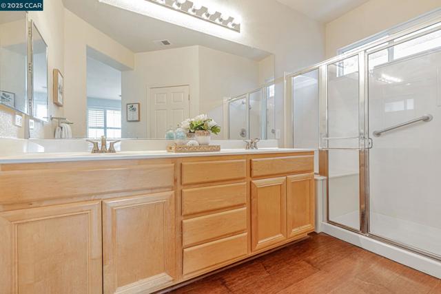 631 Baldwin Drive, Brentwood CA: https://media.crmls.org/mediaz/2041591e-9a68-4742-aada-969f20e52f34.jpg