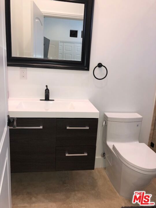 10521 ALMAYO Avenue, Los Angeles CA: https://media.crmls.org/mediaz/2041f793-ad24-4d8a-92ef-a8e2fe9388bd.jpg