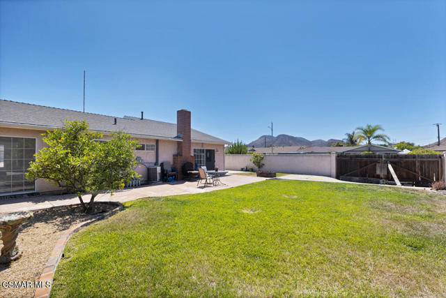 818 N Lois Avenue, Newbury Park CA: https://media.crmls.org/mediaz/20430539-8051-440f-be21-7de67b749bfe.jpg