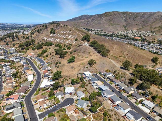 553 Diamond Avenue, South San Francisco CA: https://media.crmls.org/mediaz/2043151d-9613-4c0f-ab1f-9e700443e147.jpg