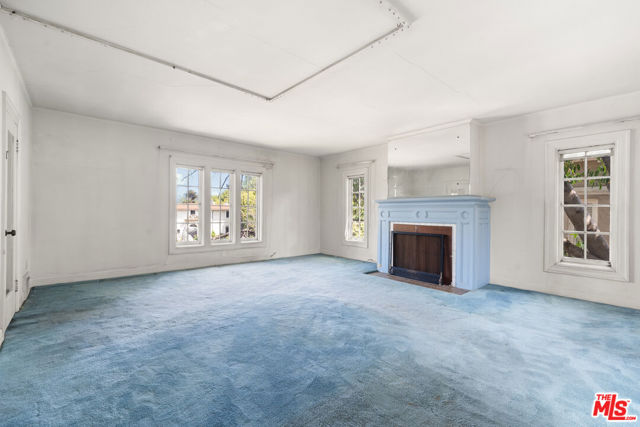 443 S June Street, Los Angeles CA: https://media.crmls.org/mediaz/204356f0-6b34-4a14-99fe-7c00222ac98b.jpg