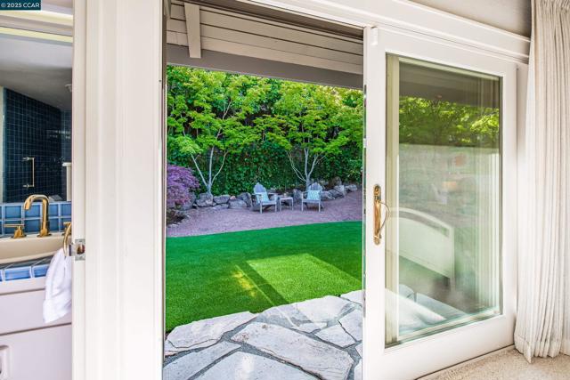 71 Silverwood Dr, Lafayette CA: https://media.crmls.org/mediaz/204442e0-4752-486f-ba3b-c5107b1dd84d.jpg