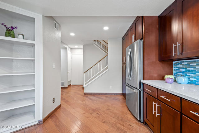 6208 Corte Antigua, Camarillo CA: https://media.crmls.org/mediaz/20447477-dad0-495d-9eca-87e24ee42a46.jpg