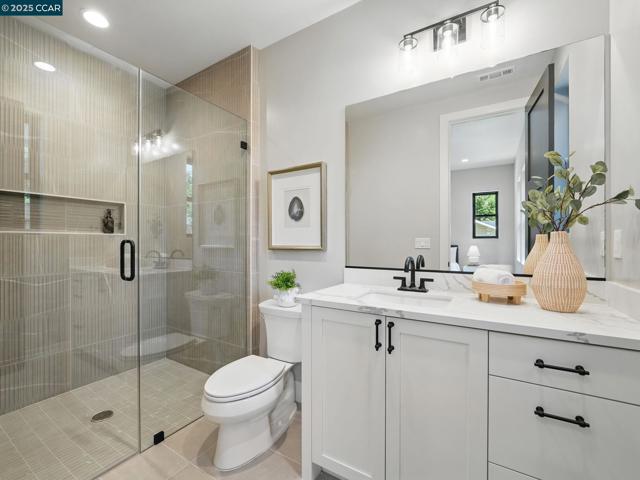 180 Castle Hill Ranch, Walnut Creek CA: https://media.crmls.org/mediaz/2044875e-1615-401c-8d34-0519277f0245.jpg