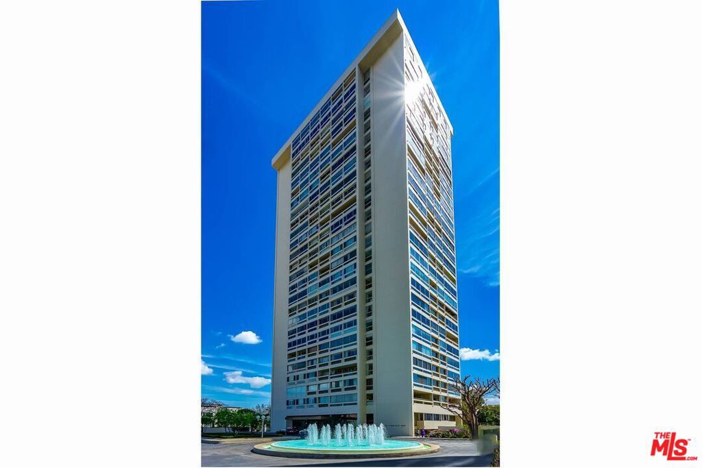 2220 Avenue Of The Stars #2004W