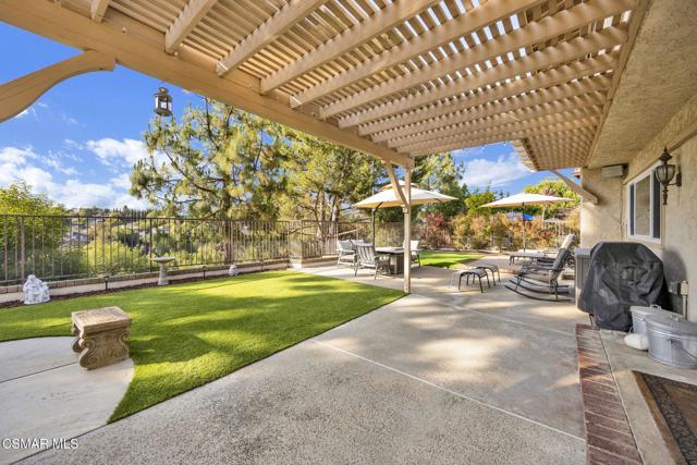 4022 Avenida Verano, Thousand Oaks CA: https://media.crmls.org/mediaz/2044d348-e061-4ac4-a47c-466f1f3ae00a.jpg