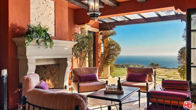 0 Murphy Way, Malibu CA: https://media.crmls.org/mediaz/2044e814-6627-4e70-91a2-aab92be39d97.jpg