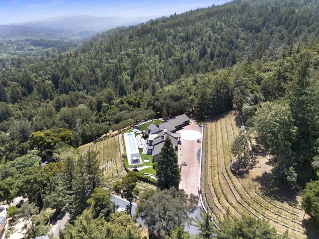 25 Oakhill Drive, Woodside CA: https://media.crmls.org/mediaz/20454d25-9a01-497a-8676-7e7bd088bcca.jpg