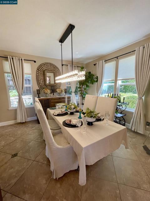 2365 Lansdowne Pl, Vallejo CA: https://media.crmls.org/mediaz/20466a88-c239-4025-8c54-4723ba51b370.jpg