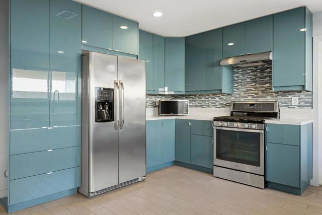 43240 Virginia Avenue, Palm Desert CA: https://media.crmls.org/mediaz/2047caeb-391e-421e-9ba7-1a4ad4046a05.jpg