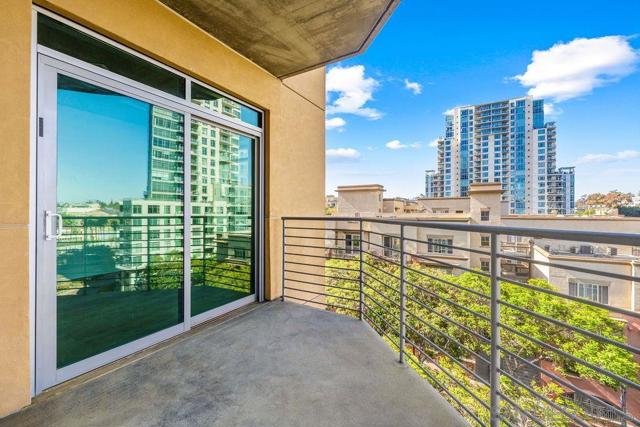 801 Ash St, San Diego CA: https://media.crmls.org/mediaz/2047d4d2-debe-4c5c-a62a-826b3edaedde.jpg