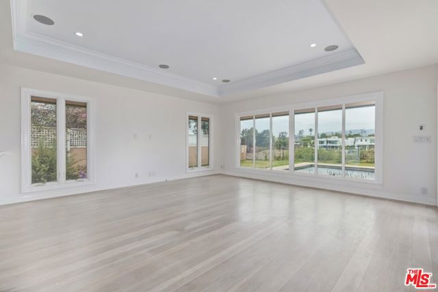 401 Alma Real Drive, Pacific Palisades CA: https://media.crmls.org/mediaz/2048296d-1eb8-499f-ae83-9a07ba0df6f8.jpg