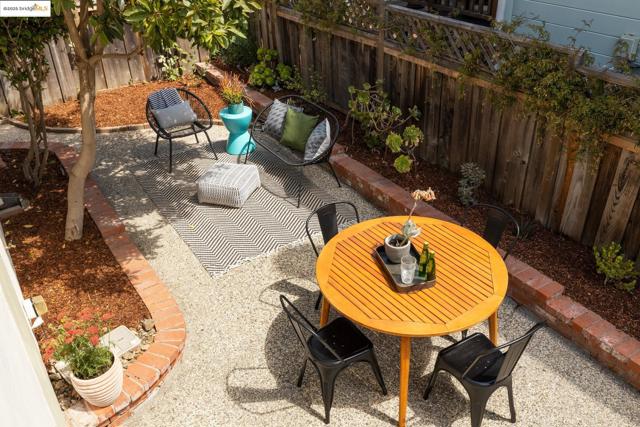 1420 Catherine Dr, Berkeley CA: https://media.crmls.org/mediaz/2048b0b2-95f6-46bd-8c8d-14d0c3adf847.jpg