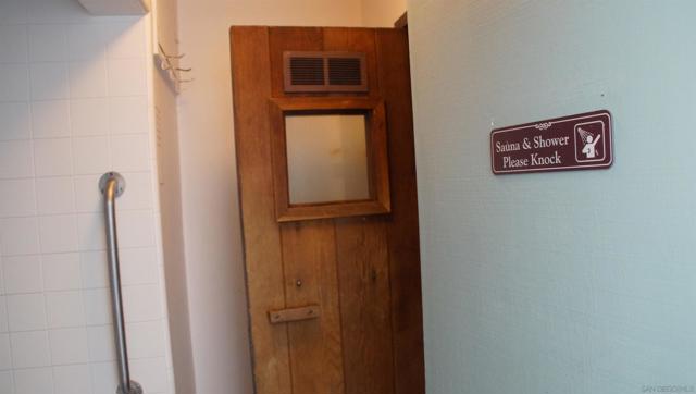 955 Howard Ave, Escondido CA: https://media.crmls.org/mediaz/2048d60e-5502-4783-b7c0-badd91580e50.jpg