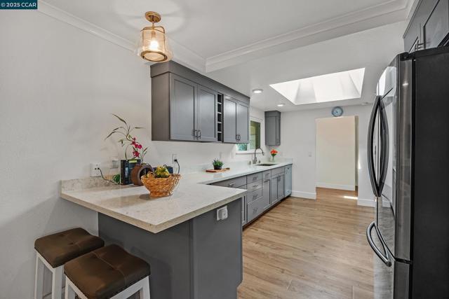 14 Saint Louis Ln, Pleasant Hill CA: https://media.crmls.org/mediaz/2049a269-c436-40d3-97c2-380ff4c7fe68.jpg
