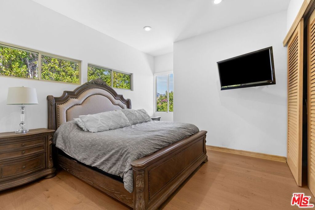 MLS #25615881 image #24