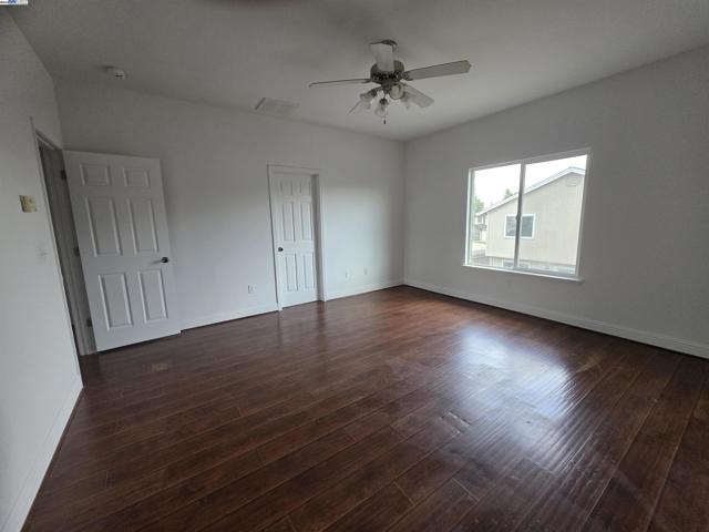 254 Peach Leaf Way, Sacramento CA: https://media.crmls.org/mediaz/2049ba3f-d9d0-4c82-91bb-e6e7eab78aa7.jpg
