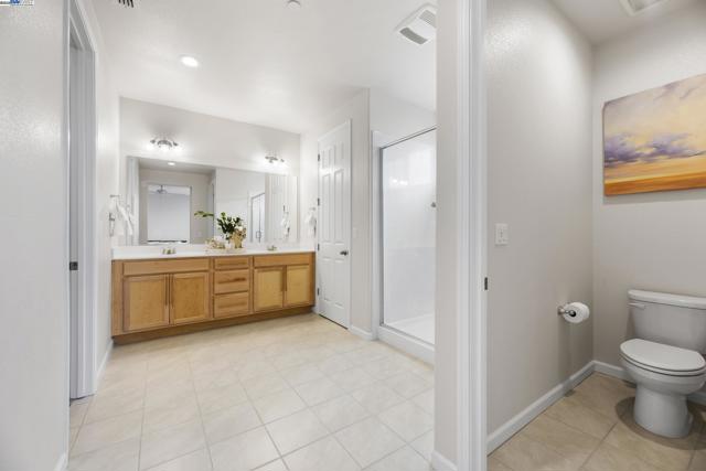 257 E Terra Mia Ave, Mountain House CA: https://media.crmls.org/mediaz/2049d0b9-6e64-46f4-964f-c78d04025b96.jpg