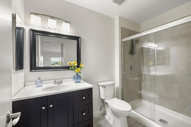 Detail Gallery Image 24 of 56 For 694 Ascot Dr, Vista,  CA 92083 - 3 Beds | 2/1 Baths
