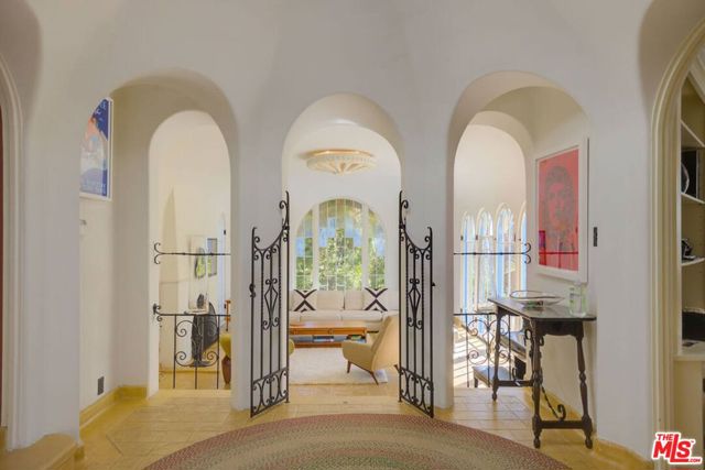 4778 Cromwell Avenue, Los Angeles CA: https://media.crmls.org/mediaz/204a9e79-770e-4a79-a9f7-7e10046b47d9.jpg